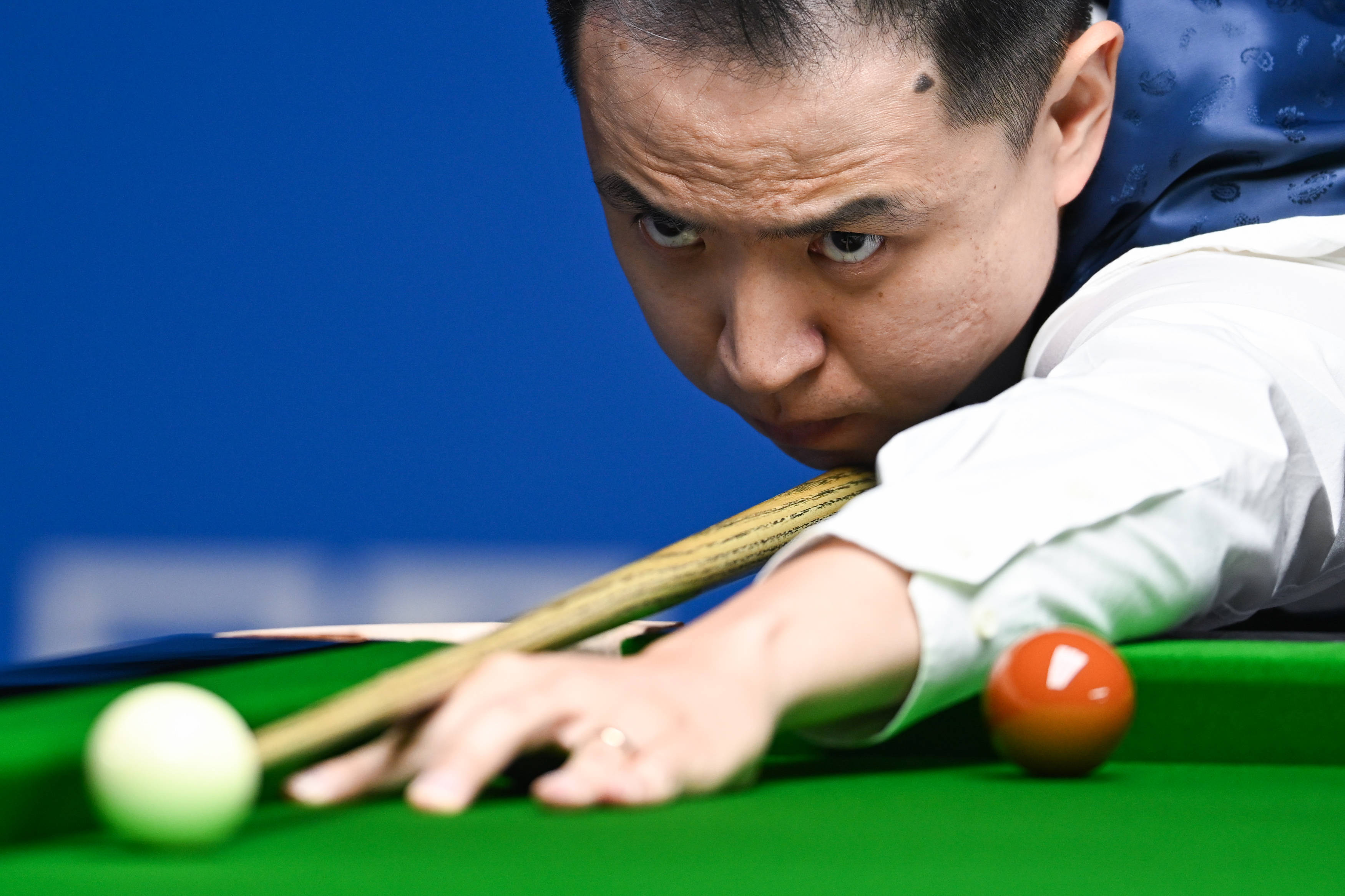 出一定球场 出一定球场